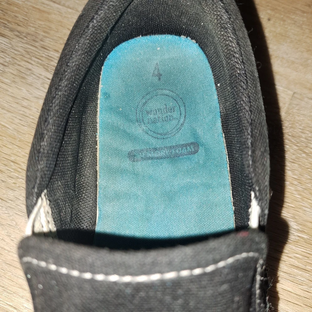 Wonder Nation Black Slip-On Sneakers Kids Shoes Size 4